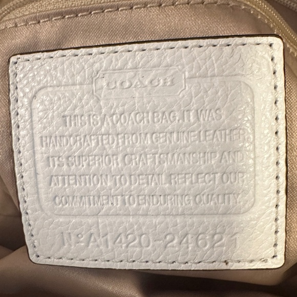 Coach white pebbled leather shoulder bag purse 3 compartments tan satin interior - Picture 10 of 16